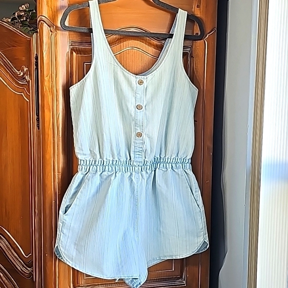 SPARKLE AND FADE, Romper. Pockets, elastic waist. Light blue. Medium